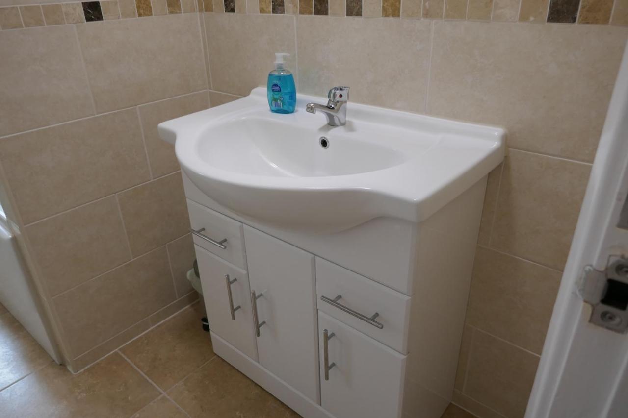 2 Bedroom House Walking Distance To City Centre With Free Parking Йорк Экстерьер фото