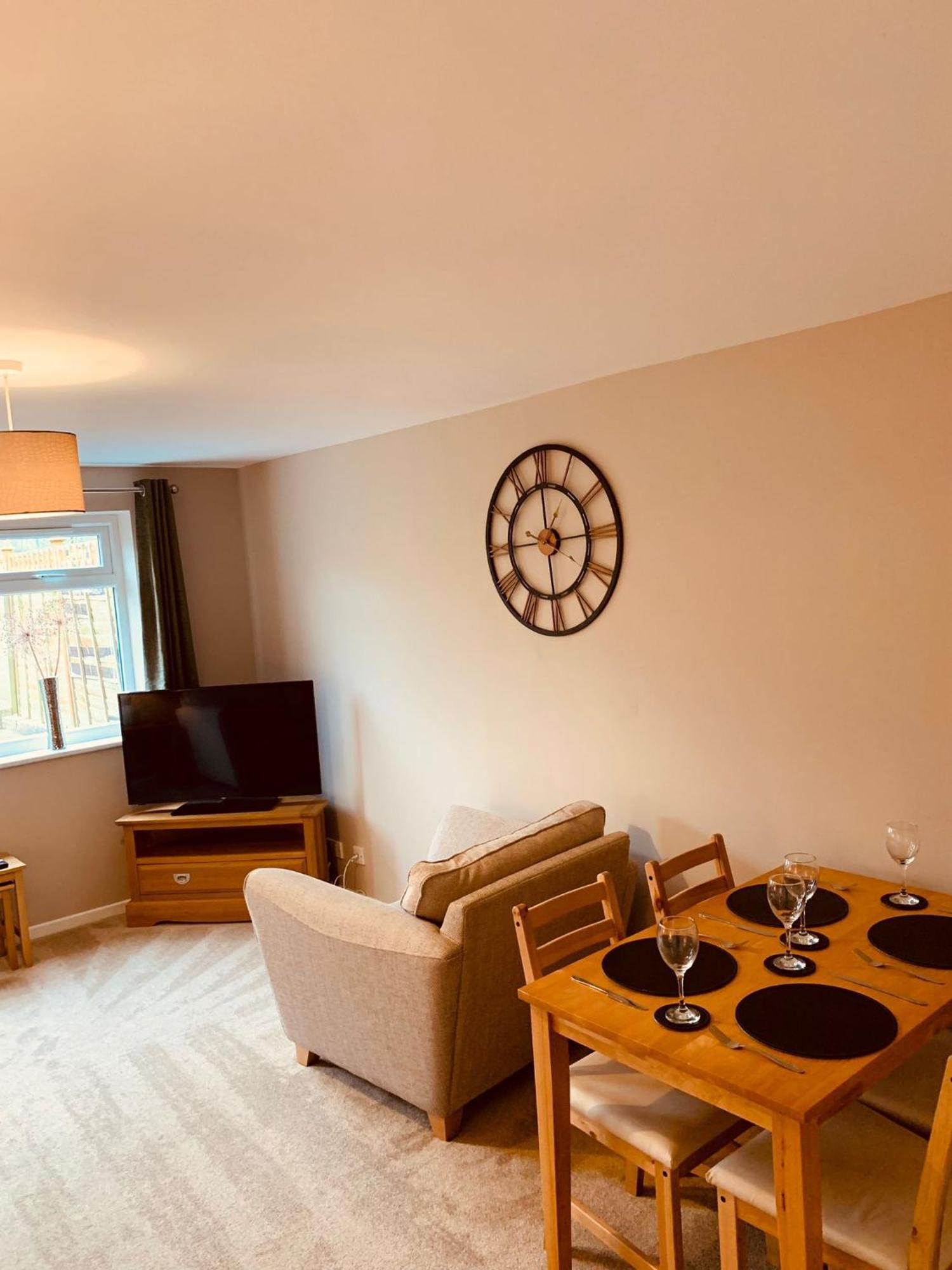 2 Bedroom House Walking Distance To City Centre With Free Parking Йорк Экстерьер фото